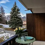 Chesa Paluedin 13 - By Interhome بونتريسنا