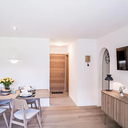 Chesa Paluedin 13 - By Interhome